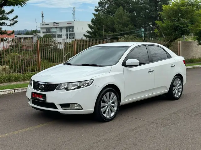 Carro Kia Cerato 2013 1.6 16V