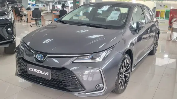 Ficamos frente a frente com a única configuração híbrida do sedan na linha 2025; confira