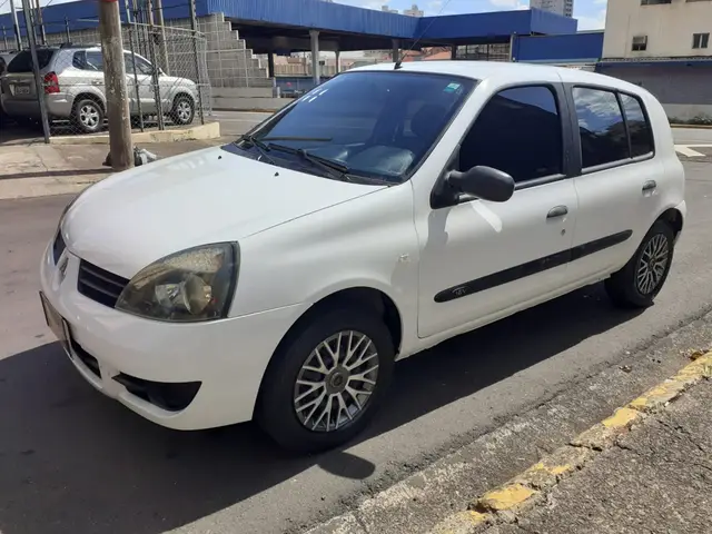 Carro Renault Clio 2011 Hi-Flex 1.0 16V 3p
