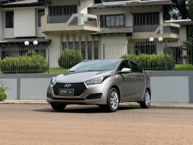 Carro Hyundai HB20S 2017 1.0 Comfort Plus (Flex)