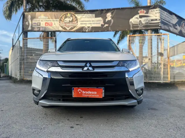 Carro Mitsubishi Outlander 2016 2.2 DI-D 4WD (Aut)