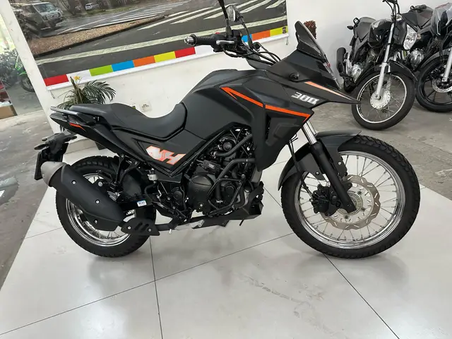 Carro Dafra NH 2024 300