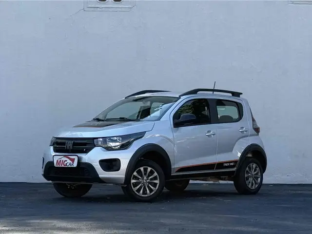 Carro Fiat Mobi 2024 Trekking 1.0