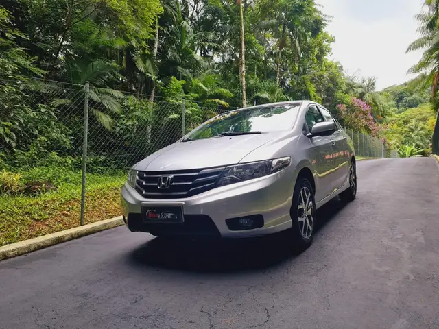 Carro Honda City 2014 Sport 1.5 16V (Flex)