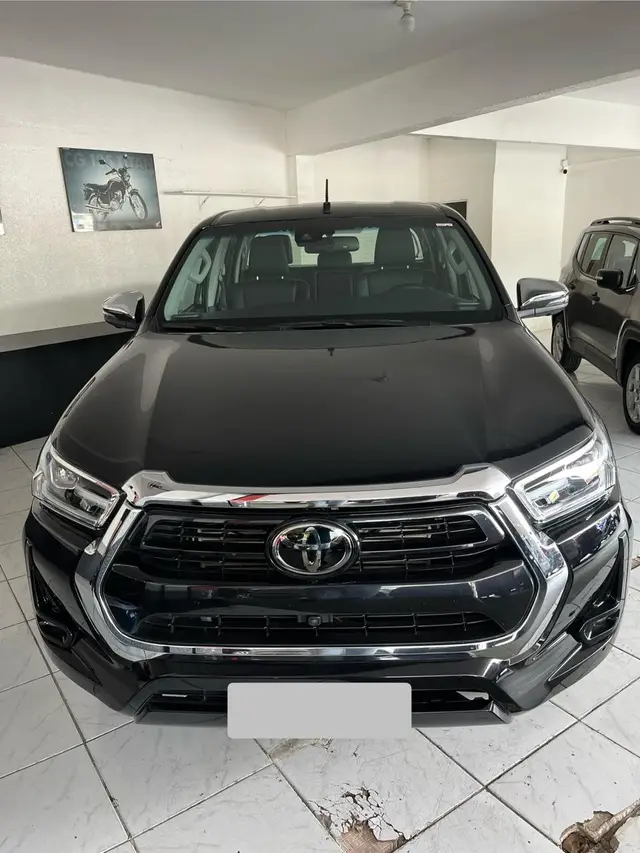 Carro Toyota Hilux Cabine Dupla 2023 SRX 4x4 2.8 Diesel