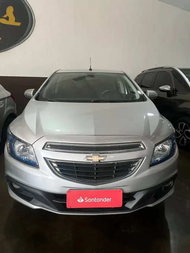 Carro Chevrolet Onix 2013 1.0 LT SPE/4