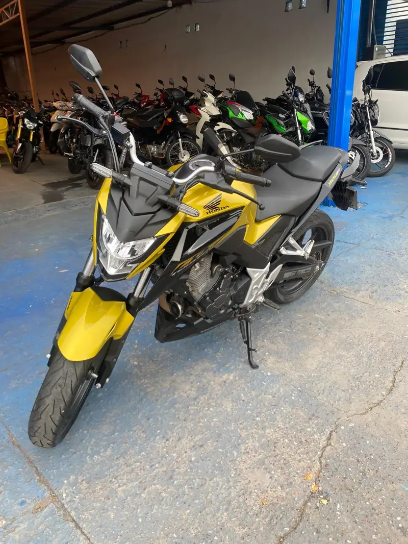 Honda CB 300F Twister Standard