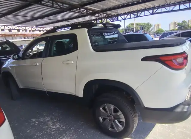 Carro Fiat Toro 2021 Endurance 1.8 MT5 FLEX 4P