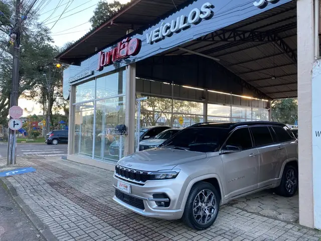 Carro Jeep Commander 2023 Overland 1.3 T270