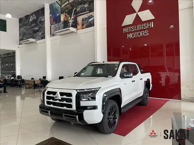 Carro Mitsubishi Triton 2026 Katana