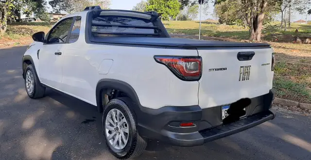 Carro Fiat Strada 2023 Endurance 1.4 Cabine Plus (Flex)