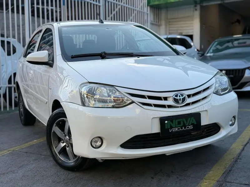 Toyota Etios Sedan X 1.5 (Aut) (Flex)