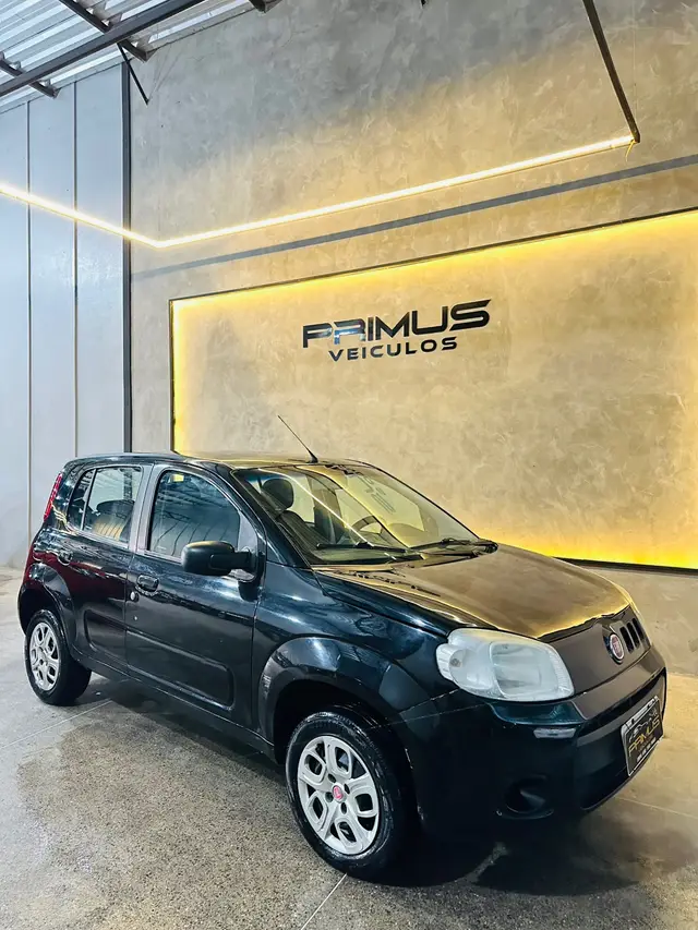 Carro Fiat Uno 2014 Vivace Celeb. 1.0 8V (Flex) 4p