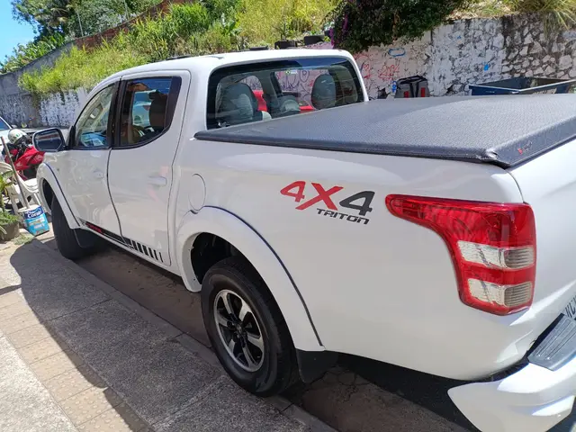 Carro Mitsubishi L200 Triton Sport 2021 Sport 2.4 DID-H GLS 4WD (Aut)