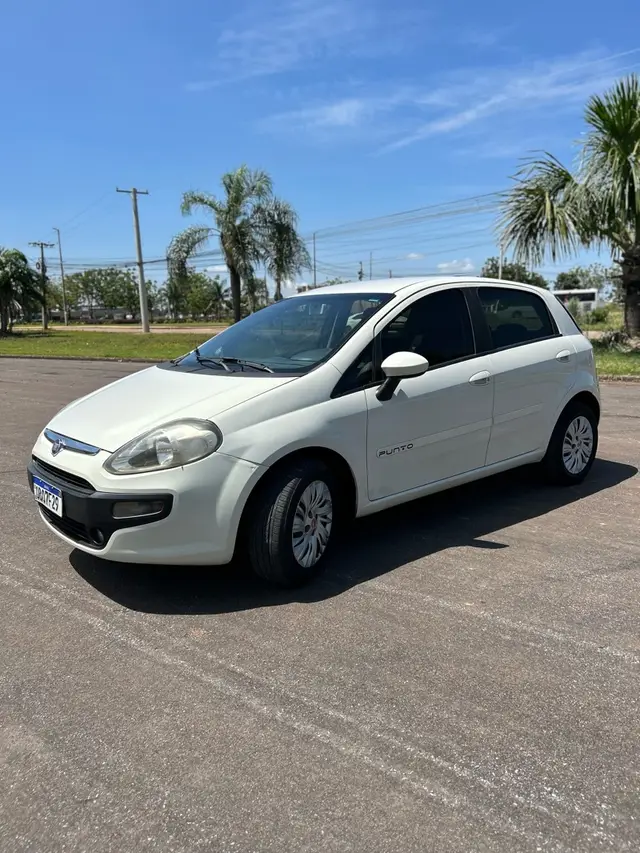 Carro Fiat Punto 2013 Attractive 1.4 (Flex)