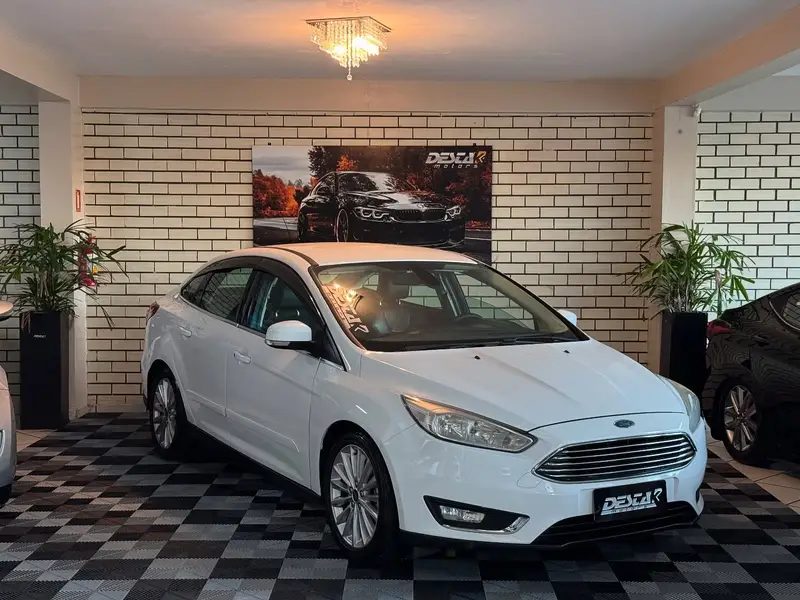 Ford Focus Sedan Titanium 2.0 PowerShift