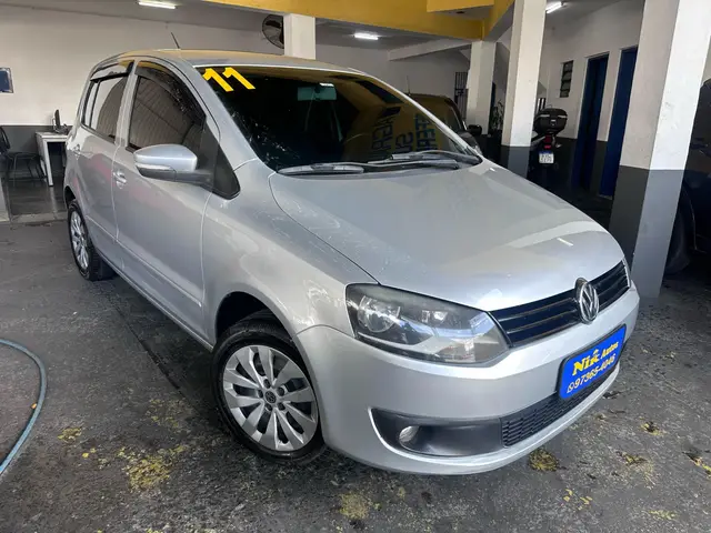 Carro Volkswagen Fox 2011 1.0 8V (Flex) 2p