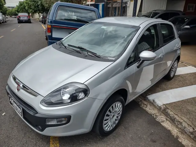 Carro Fiat Punto 2014 Attractive 1.4 (Flex)