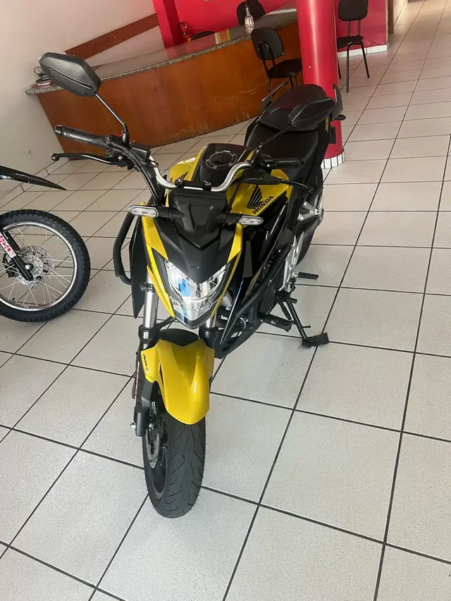 Carro Honda CB 300F Twister 2024 (ABS)