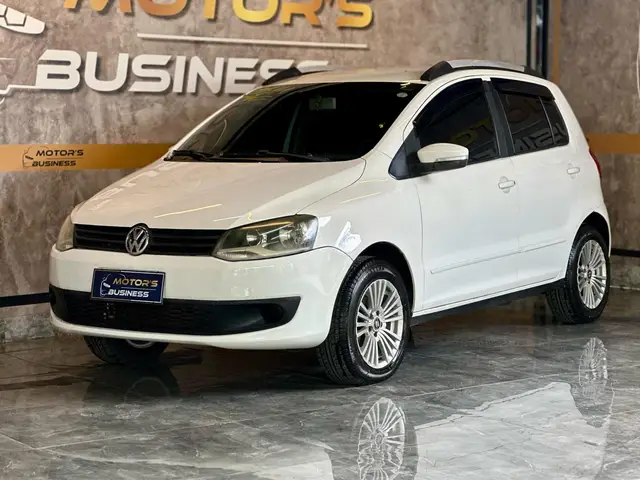 Carro Volkswagen Fox 2014 1.0 TEC (Flex) 4p