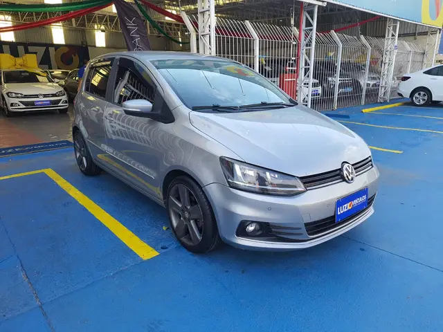 Carro Volkswagen Fox 2016 1.6 MSI Comfortline I-Motion (Flex)