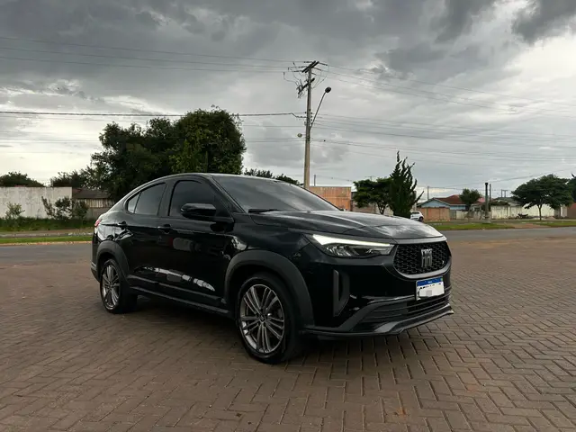 Carro Fiat Fastback 2024 Turbo 200
