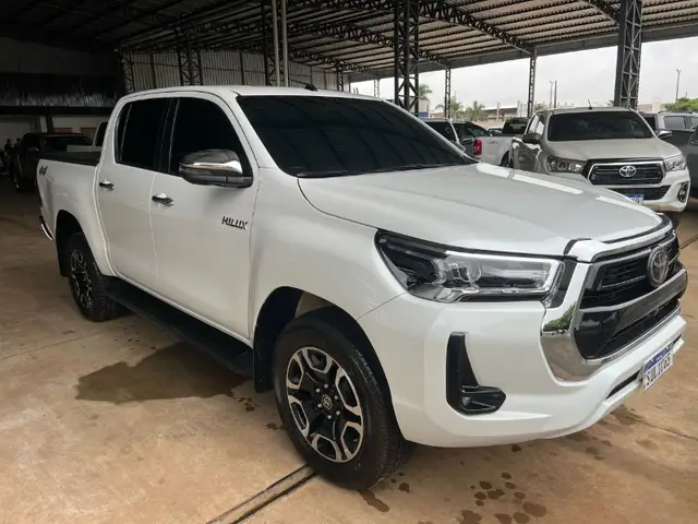 Carro Toyota Hilux Cabine Dupla 2024 SRX 4x4 2.8 Diesel