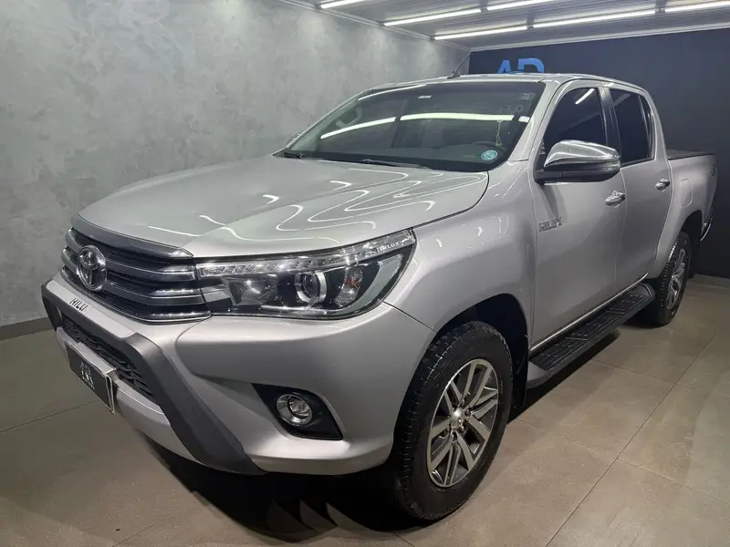 Toyota Hilux 2.8 TDI SRX CD 4x4 (Aut)