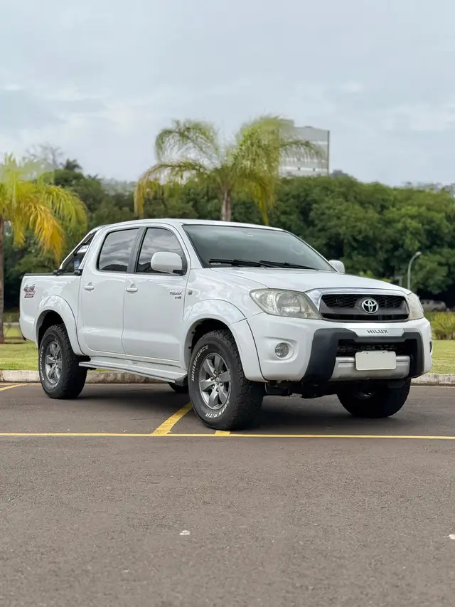 Carro Toyota Hilux Cabine Dupla 2010 Hilux STD 4x4 2.5 (cab. dupla)