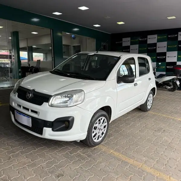 Fiat Uno Attractive 1.0 (Flex) 4p