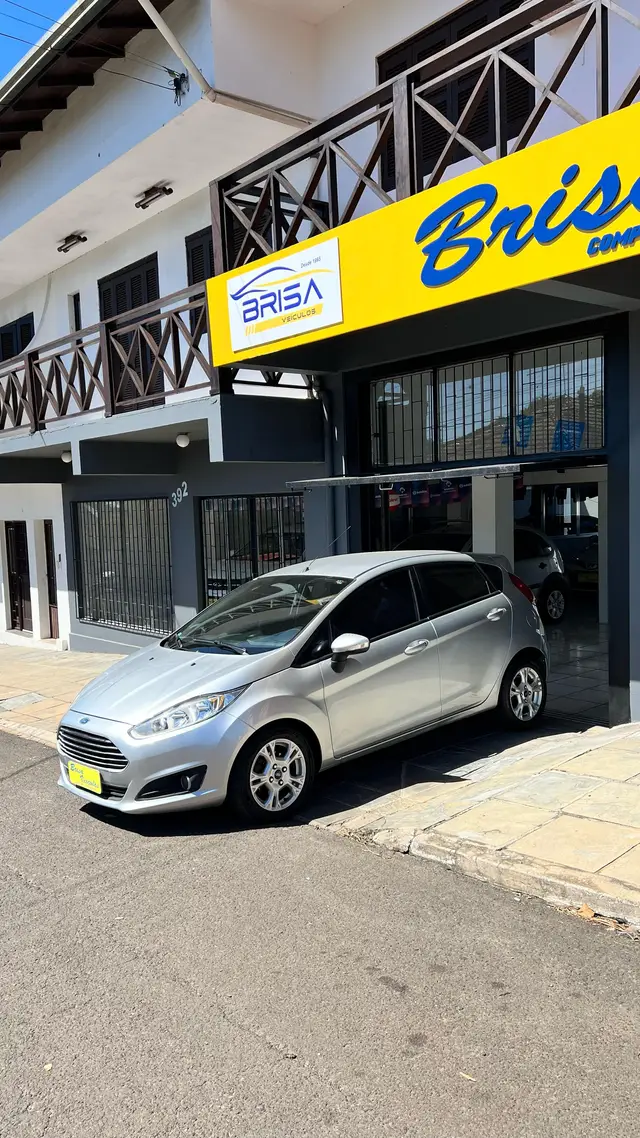Carro Ford Fiesta Hatch 2014 SE Rocam 1.6 (Flex)