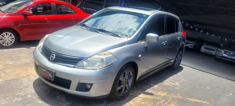 Nissan Tiida SL 1.8 (flex) (aut)