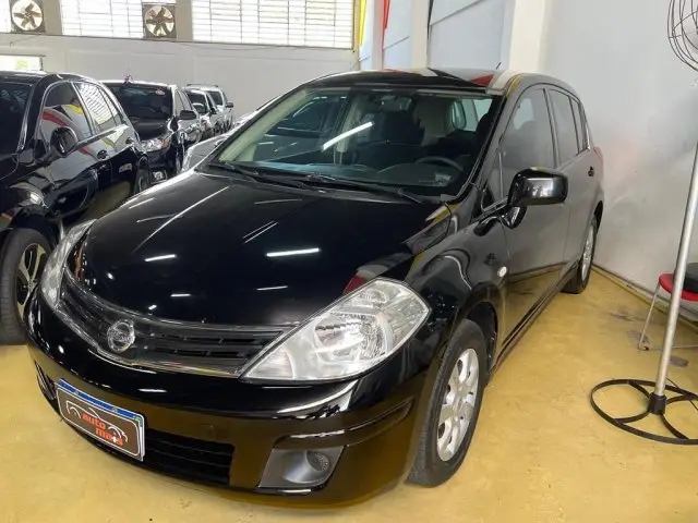 Nissan Tiida S 1.8 (flex)