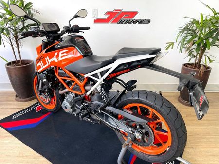 Duke 390 390