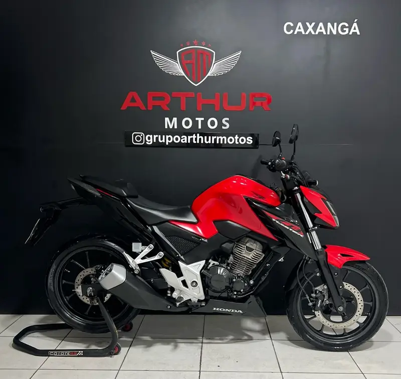 Honda CB 300F Twister Standard