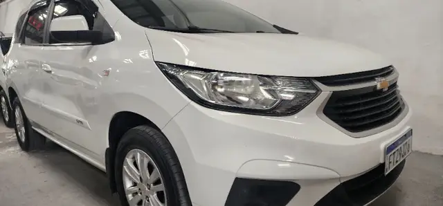 Carro Chevrolet Spin 2023 LT 1.8