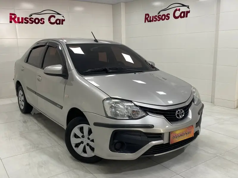 Toyota Etios Sedan XS 1.5 (Flex)
