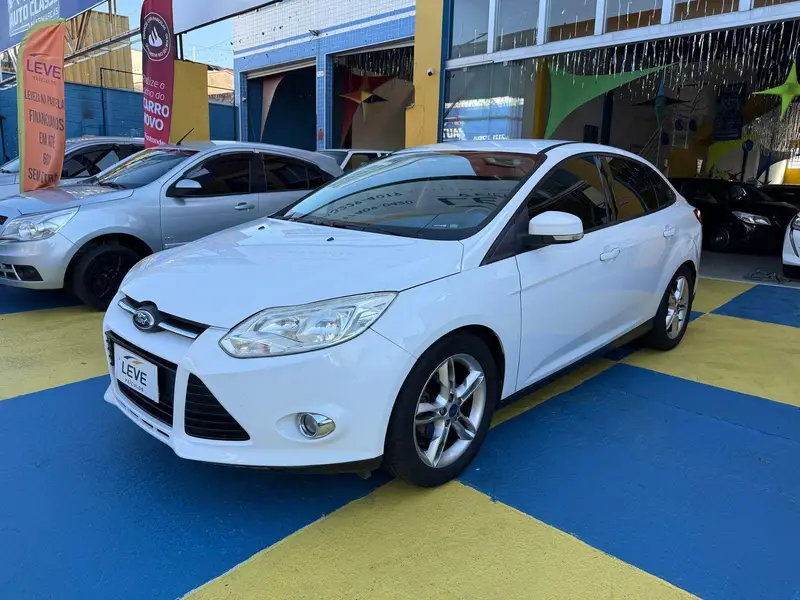 Ford Focus Sedan SE 2.0 16V PowerShift (Aut)