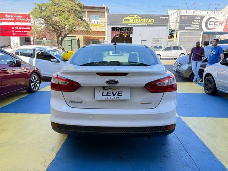 Focus Sedan SE 2.0 16V PowerShift (Aut)