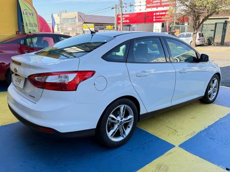 Focus Sedan SE 2.0 16V PowerShift (Aut)