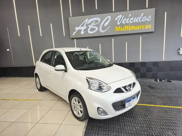 Carro Nissan March 2015 1.6 16V SV (Flex)
