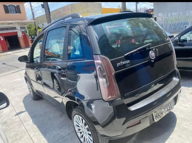 Carro Fiat Idea 2011 Attractive 1.4 8V (Flex)