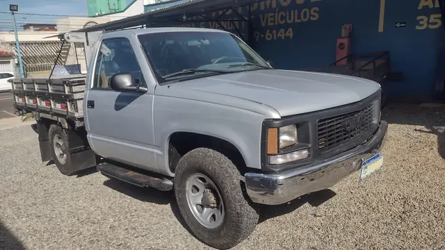 Carro GMC 3500 HD 2001 4x2 4.2 Turbo
