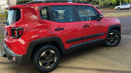 Renegade 1.8 4x2 (Aut) (Flex) (PCD)