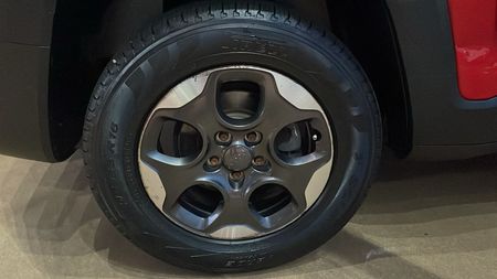 Renegade 1.8 4x2 (Aut) (Flex) (PCD)
