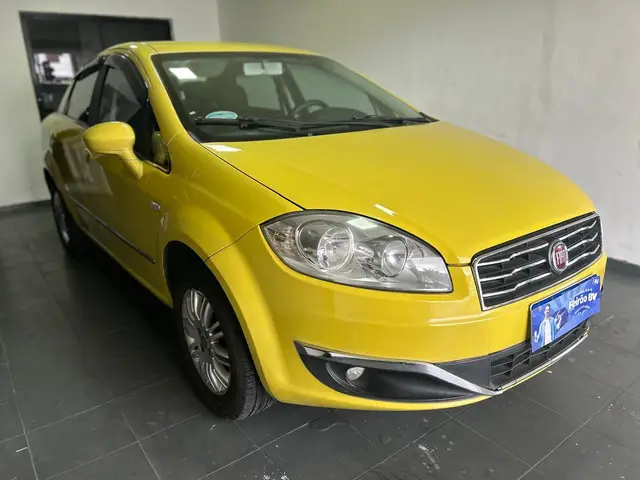 Carro Fiat Linea 2016 Essence 1.8 16V (Flex)