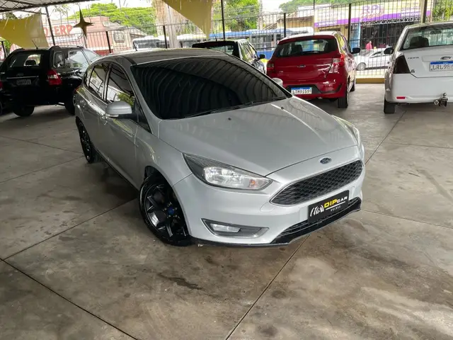 Carro Ford Focus Sedan 2017 SE 2.0 PowerShift