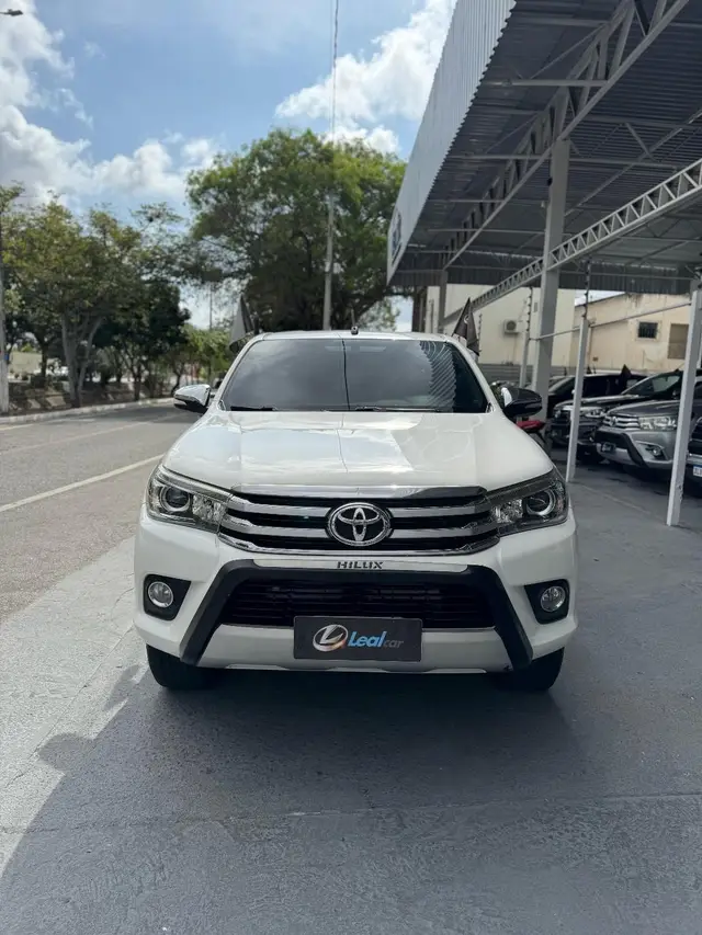 Carro Toyota Hilux Cabine Dupla 2017 Hilux 2.8 TDI SRX CD 4x4 (Aut)