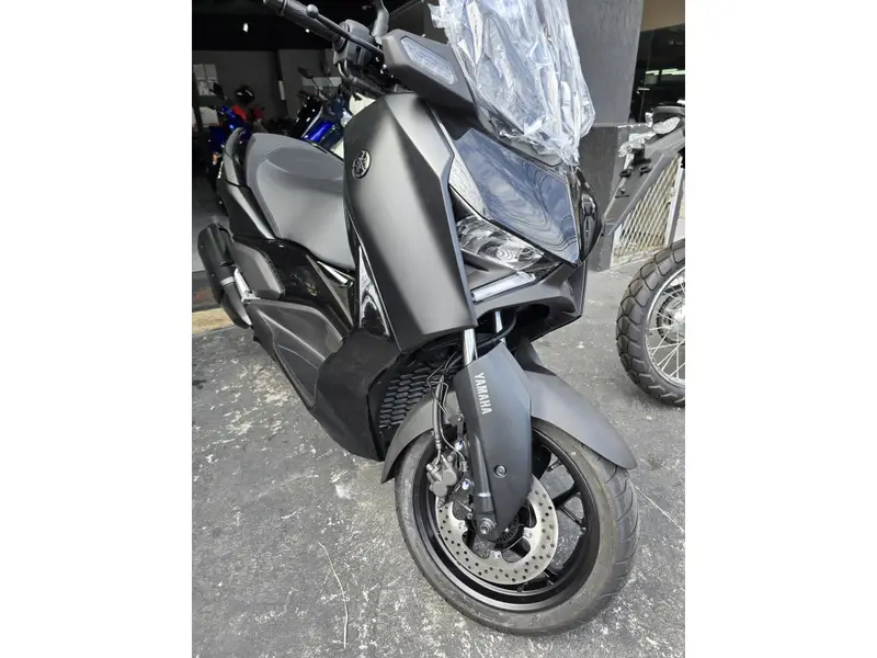 Yamaha XMax 250 Connected