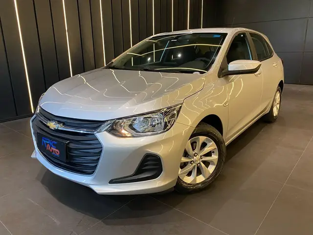 Carro Chevrolet Onix Plus 2023 LT 1.0